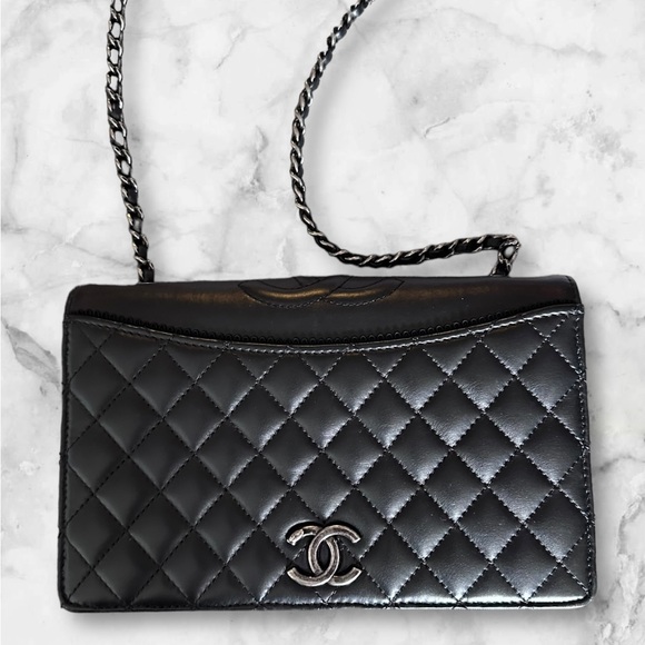 Chanel black lambskin small ballerine bag - Picture 1 of 15